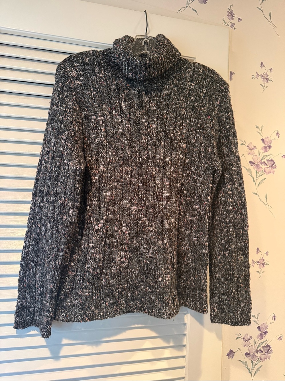 Chico's Long Sleeve Marled Confetti Turtleneck Sweater in Size 1
